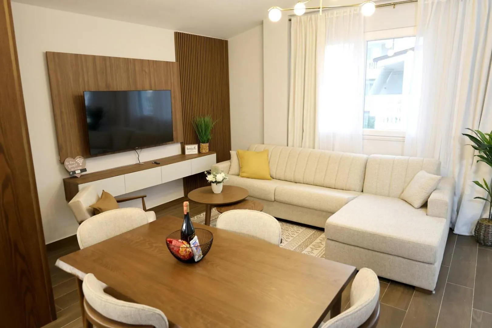 Serenity Villa Apartments 格勒姆