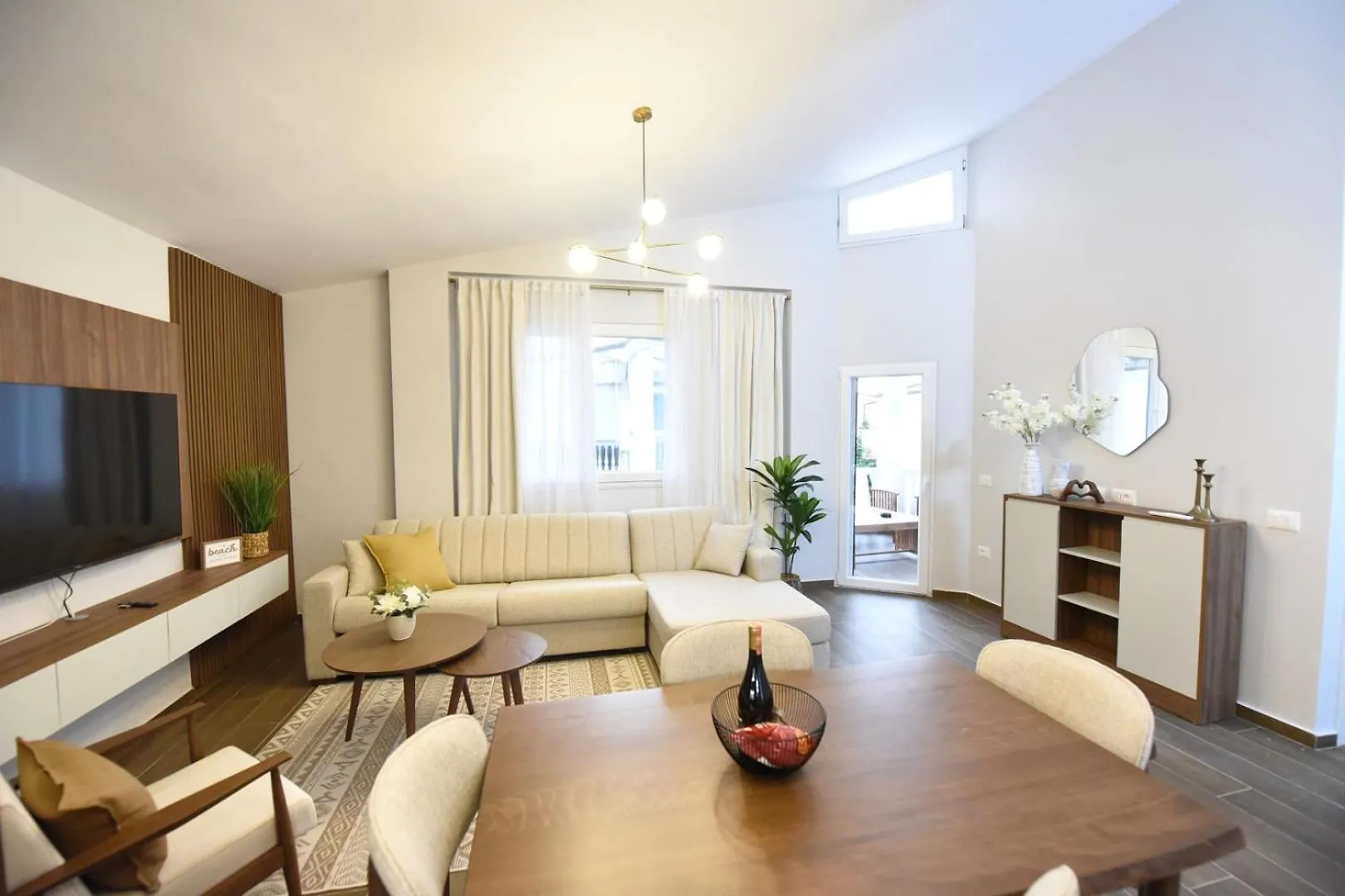 Serenity Villa Apartments 格勒姆 阿尔巴尼亚