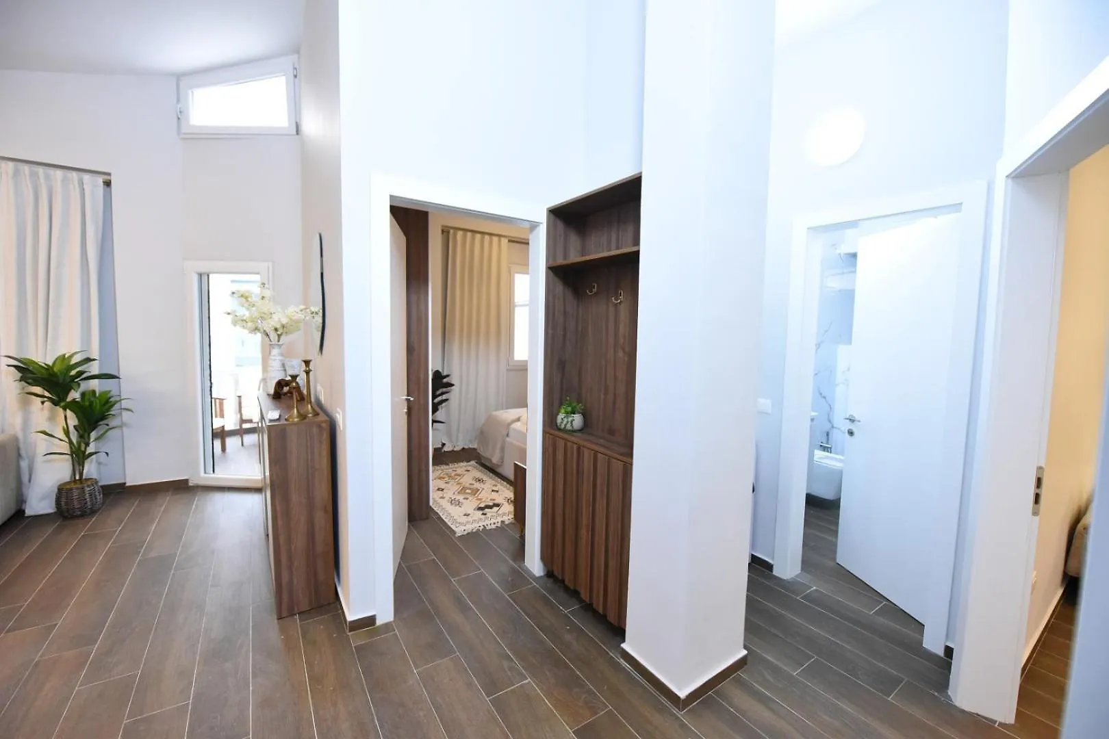Serenity Villa Apartments 格勒姆