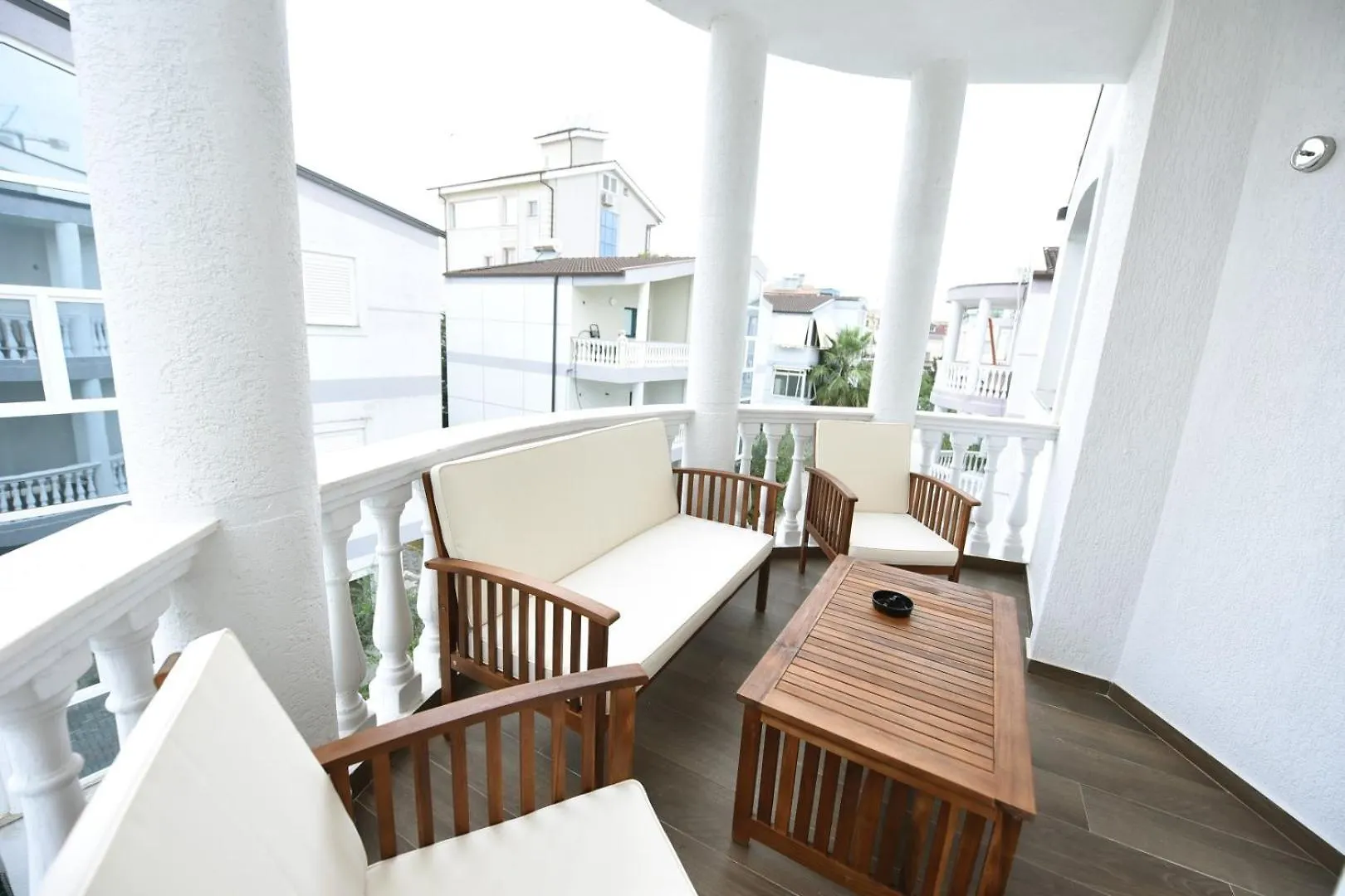 Serenity Villa Apartments 格勒姆 阿尔巴尼亚