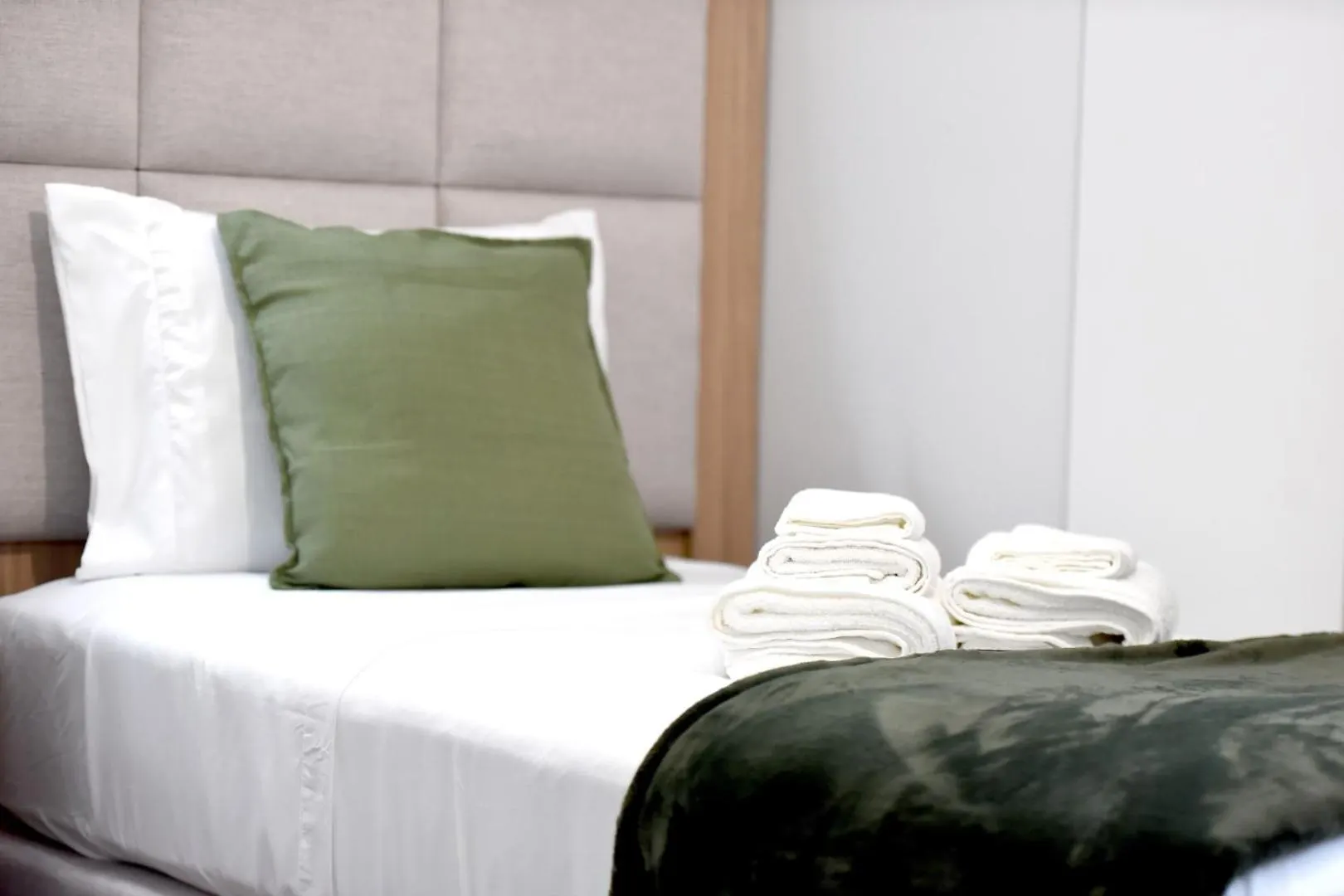 Serenity Villa Apartments 格勒姆