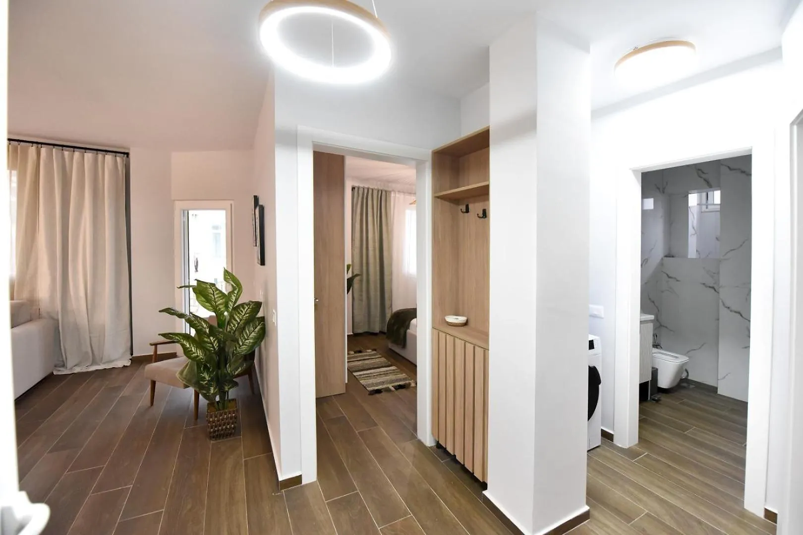 Serenity Villa Apartments 格勒姆