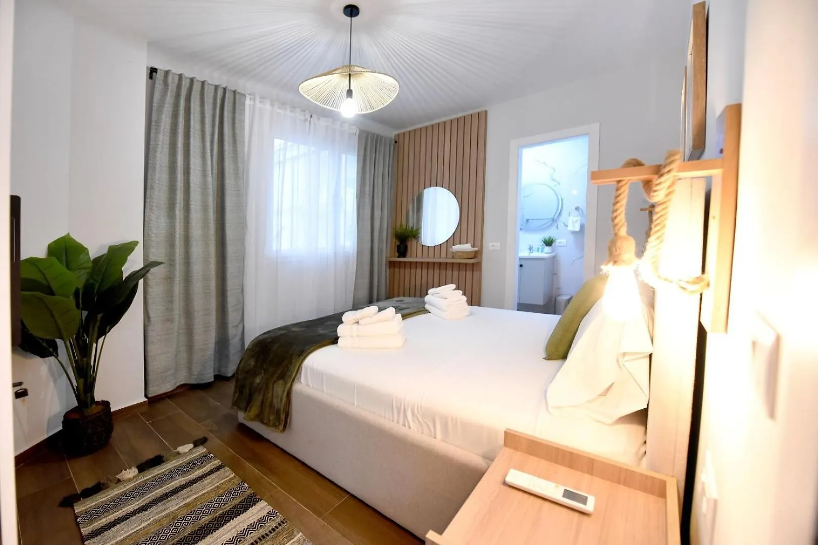 Serenity Villa Apartments 格勒姆